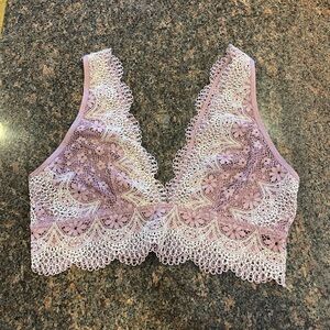 VICTORIA'S SECRET light purple & white floral lace bralette